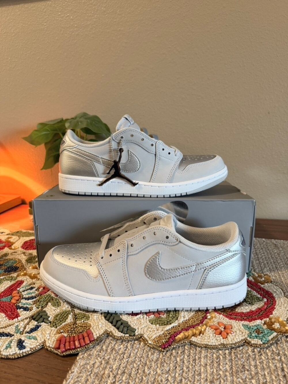 Jordan 1 Retro Low OG Metallic Silver Neutral Grey White CO.JP CZ0790 002